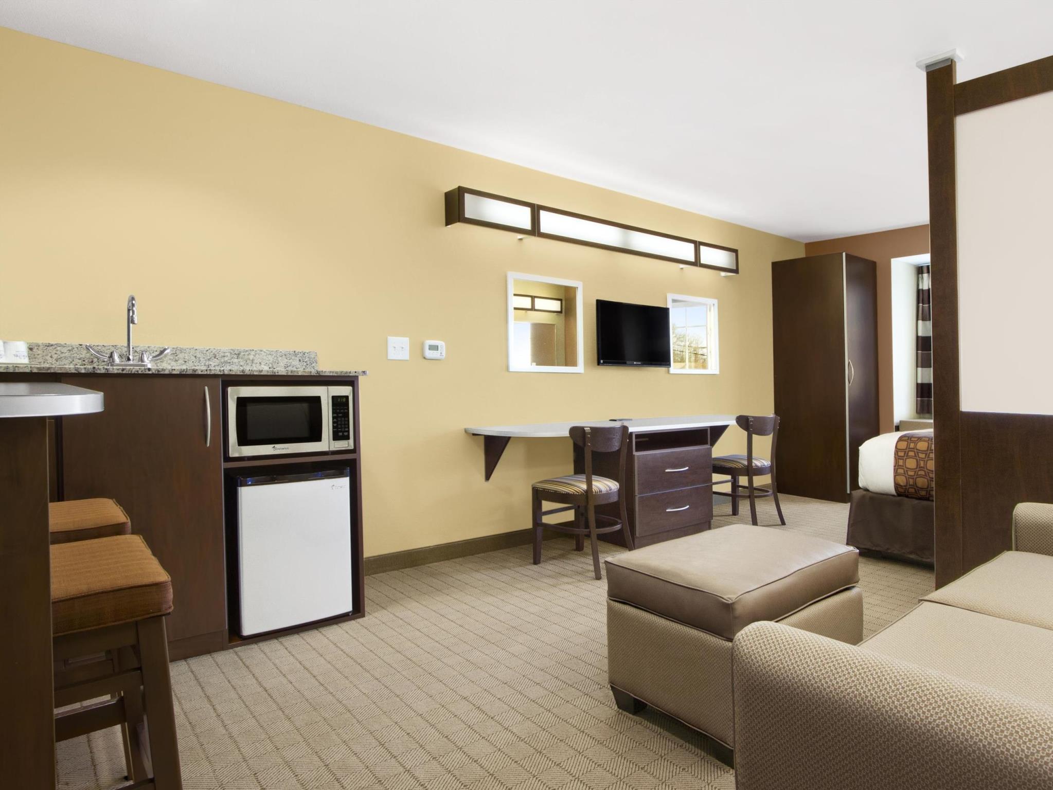 Microtel Inn & Suites By Wyndham Shelbyville Bagian luar foto