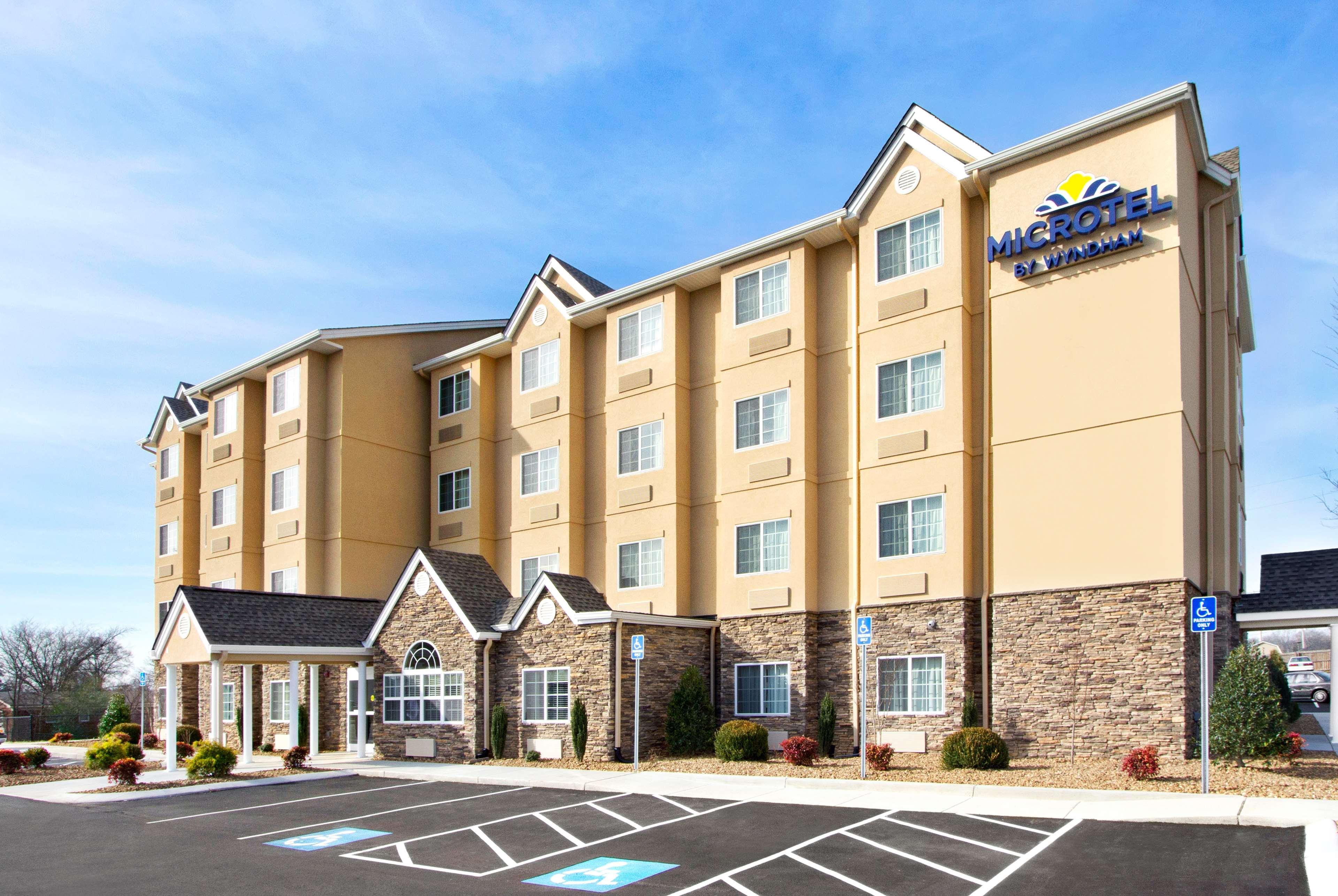 Microtel Inn & Suites By Wyndham Shelbyville Bagian luar foto