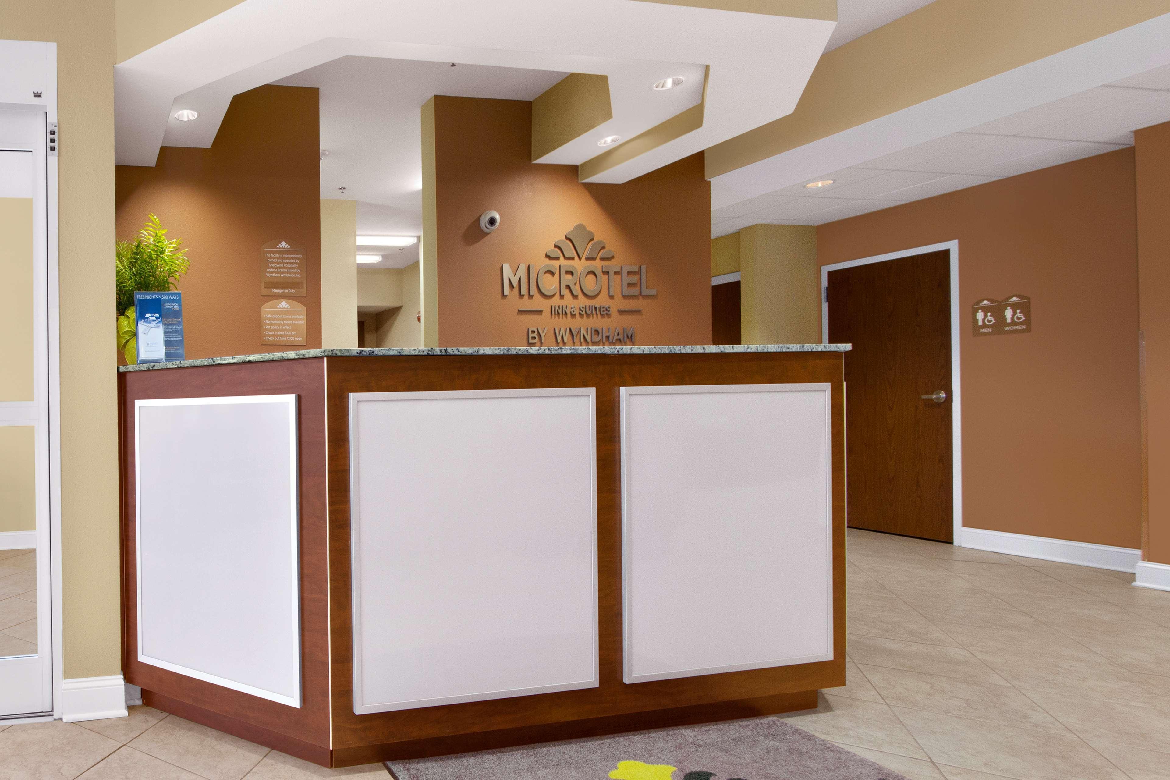 Microtel Inn & Suites By Wyndham Shelbyville Bagian luar foto