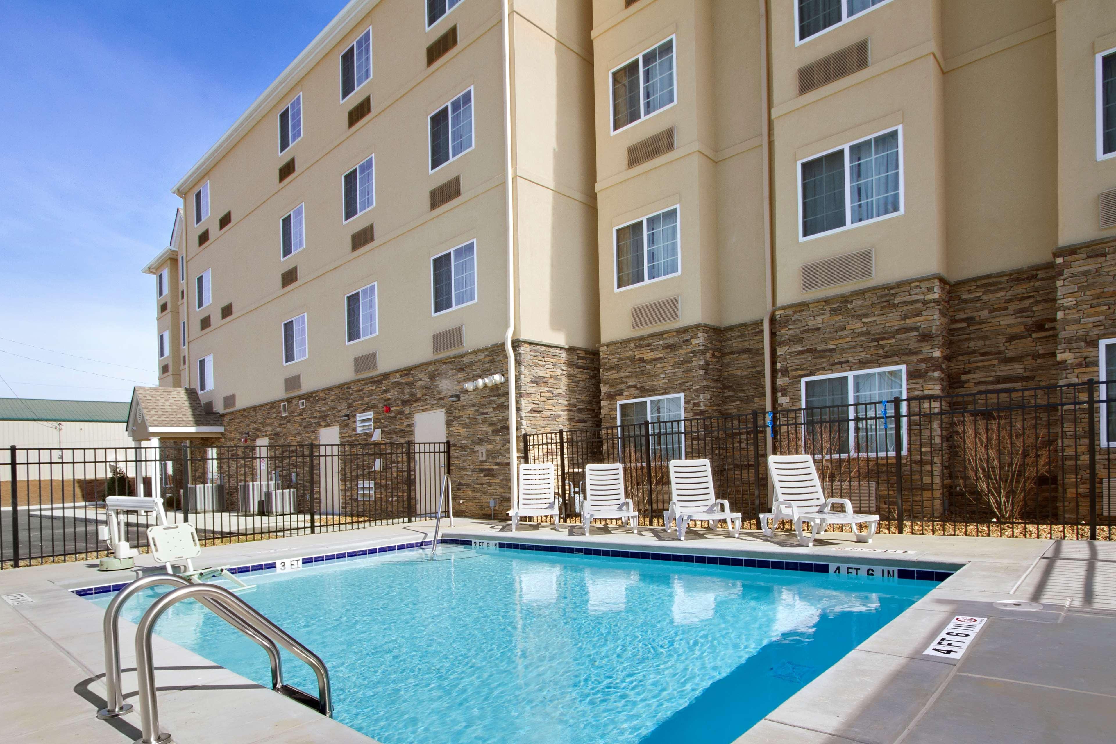Microtel Inn & Suites By Wyndham Shelbyville Bagian luar foto