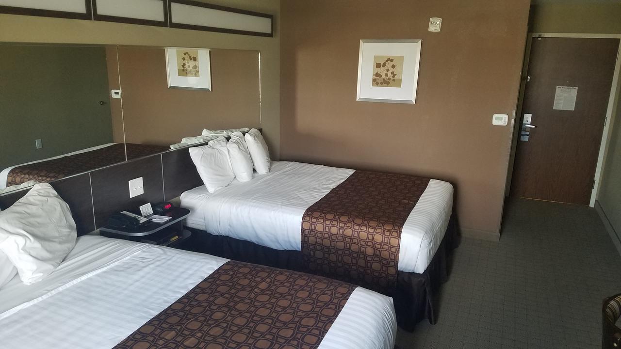 Microtel Inn & Suites By Wyndham Shelbyville Bagian luar foto